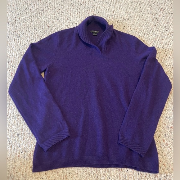 Prive Cashmere Dark Purple Sweater Size Medium - Picture 1 of 5